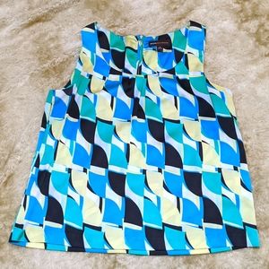 Dana Buchman satin-feel abstract blouse. Size Med